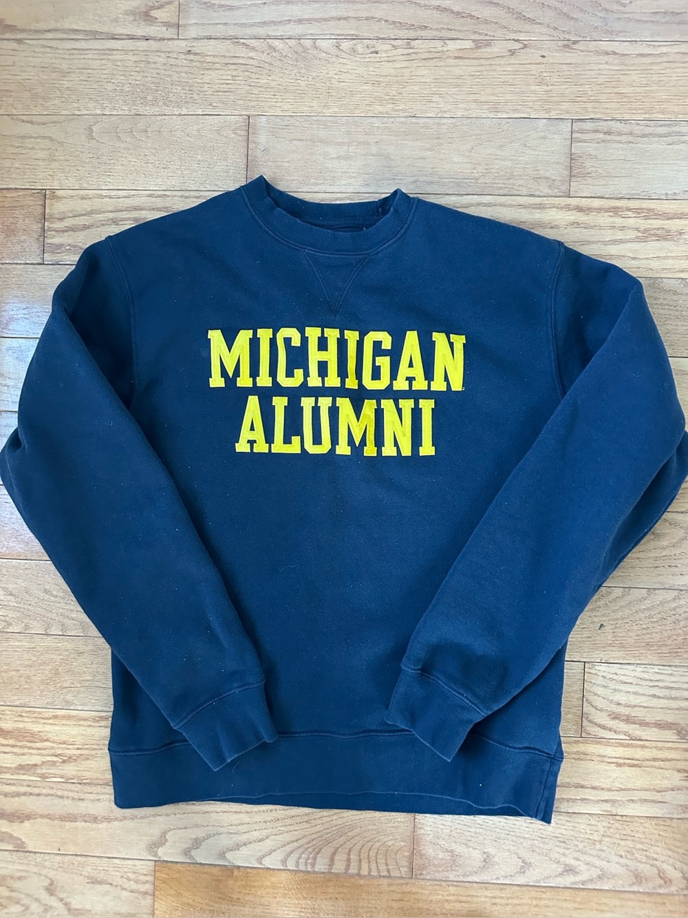University of Michigan Alumni Sweatshirt Medium